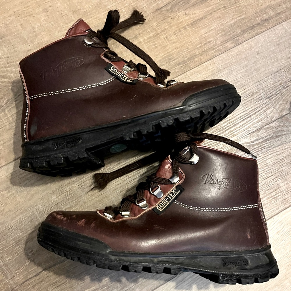 Vasque Gore-Tex hiking boots.. still have lots of love to give Size 7 N